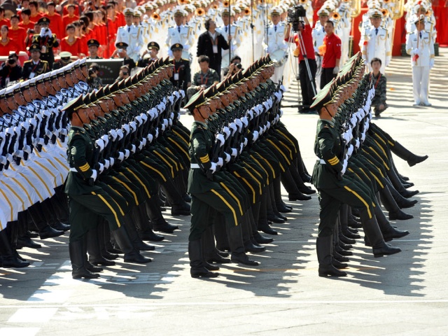 国庆阅兵方队的母亲，荣耀与牺牲的交织，国庆阅兵方队母亲，荣耀与牺牲的辉映