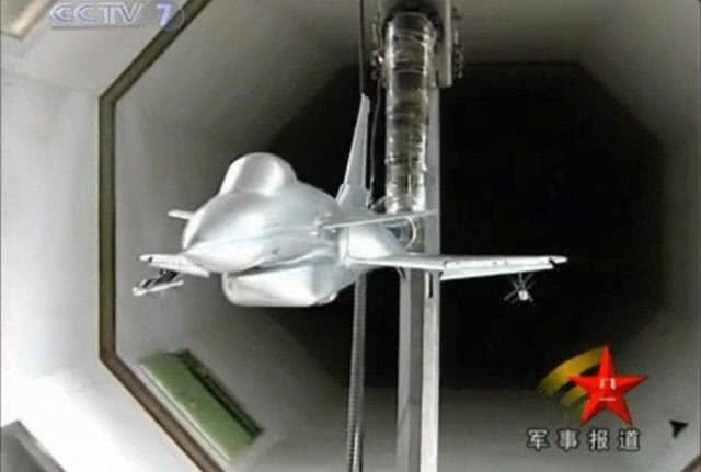 歼-10战斗机长宽高，深度解析中国空军的主力战机尺寸参数，中国空军主力战机歼-10战斗机的尺寸参数深度解析