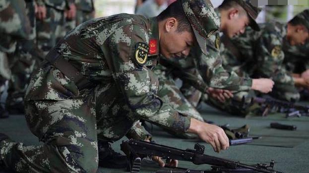 西藏武警老兵与新兵之间的冲突，深度解析与应对策略，西藏武警新兵老兵冲突深度解析及应对策略