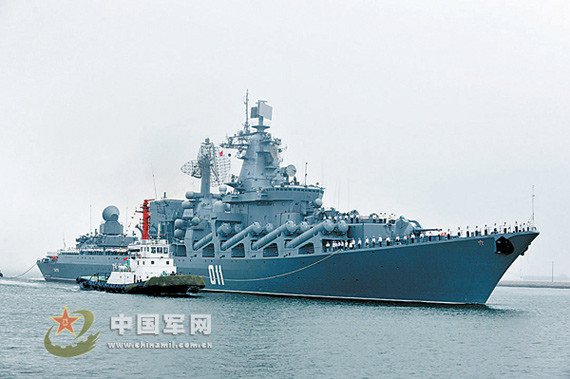 瓦良格号巡洋舰黑白图片，历史、特点与军事价值，瓦良格号巡洋舰，历史、特点与军事价值——黑白图片展示