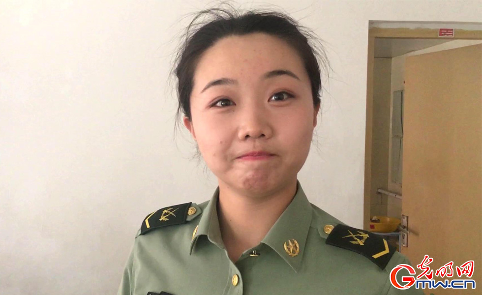 仪仗队女兵班长朱莹莹，坚韧与荣耀的象征，仪仗队女兵班长朱莹莹，坚韧之花在荣耀中绽放