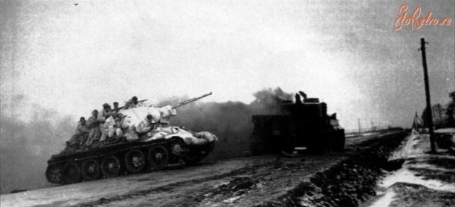 T34虎式与谢尔曼坦克，哪个更厉害？深度解析与对比，T34虎式与谢尔曼坦克，深度对比与解析，哪个更胜一筹？