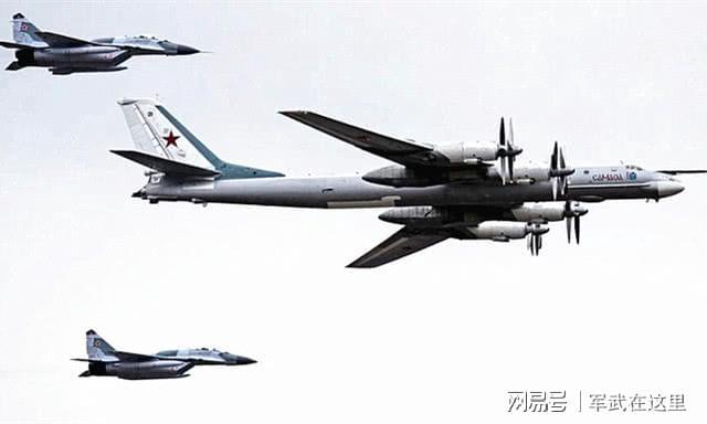 中国80年代的战斗机，历史回顾与探析，中国80年代战斗机，历史回顾与深度探析