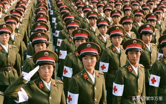 东风系列导弹武器，中国国防力量的骄傲，东风系列导弹武器，中国国防力量的荣耀之巅