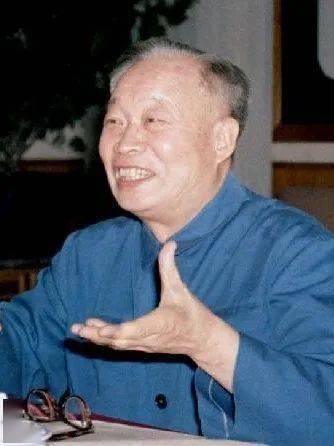 他是中国两弹一星之父——一位伟大的科学家的传奇人生，中国两弹一星之父，伟大科学家的传奇人生