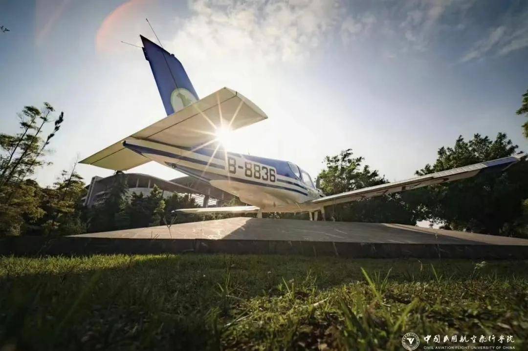 中国民用飞行航空学院官网SEO文章，中国民用飞行航空学院官网SEO优化指南