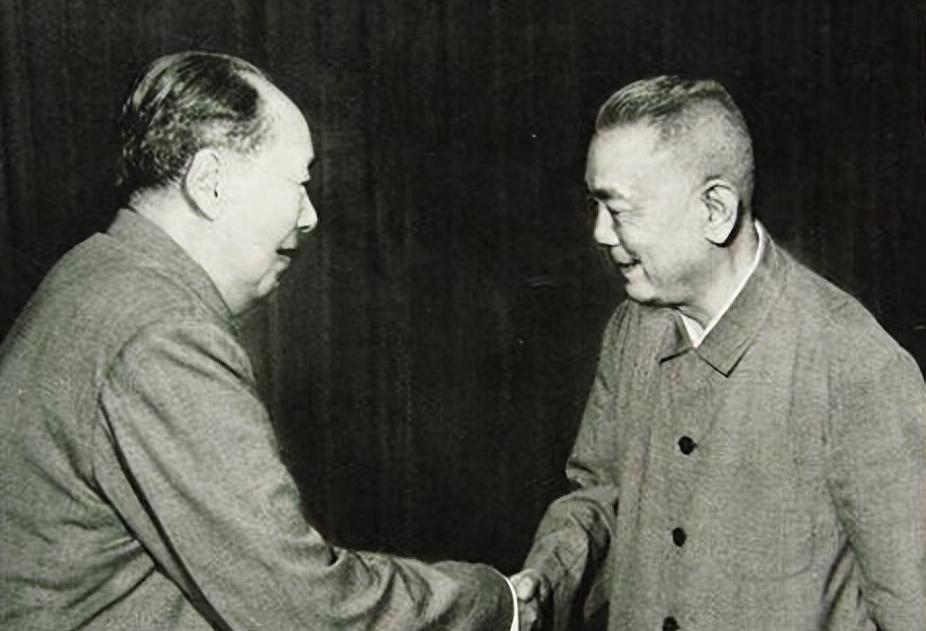 揭秘中国十大元帅，谁在战场上英勇无敌？，揭秘中国十大元帅，英勇战场上的传奇人物！