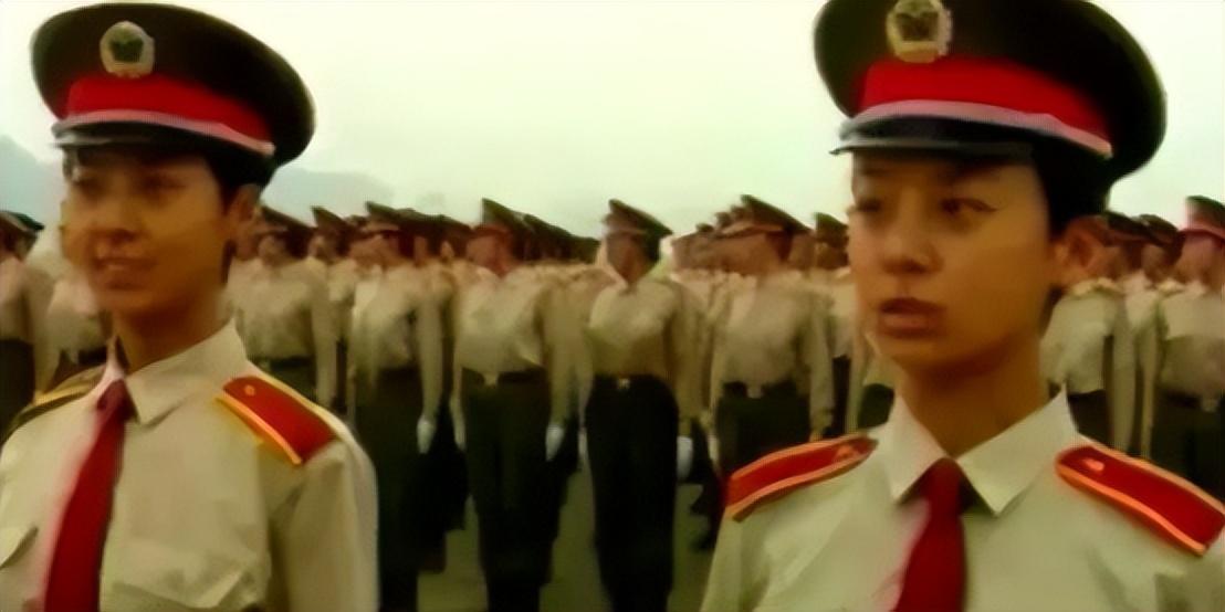 中国女兵方队领队，英勇无畏，展现巾帼风采，中国女兵方队领队展现英勇巾帼风采