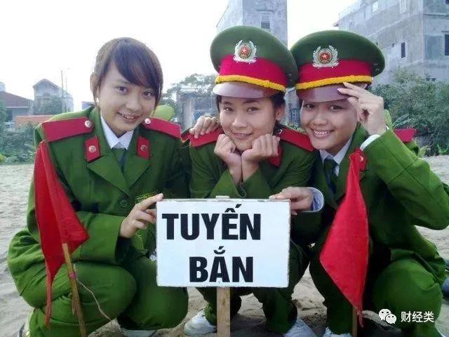 中国女兵在越南，英勇无畏，展现巾帼风采的视频记录，中国女兵在越南展现英勇风采，巾帼不让须眉的视频记录