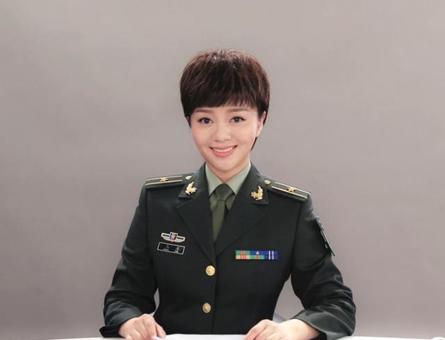 军事频道女主持纪，闪耀荧屏的军事之花，军事频道女主持纪，荧屏上的军事之花闪耀光芒