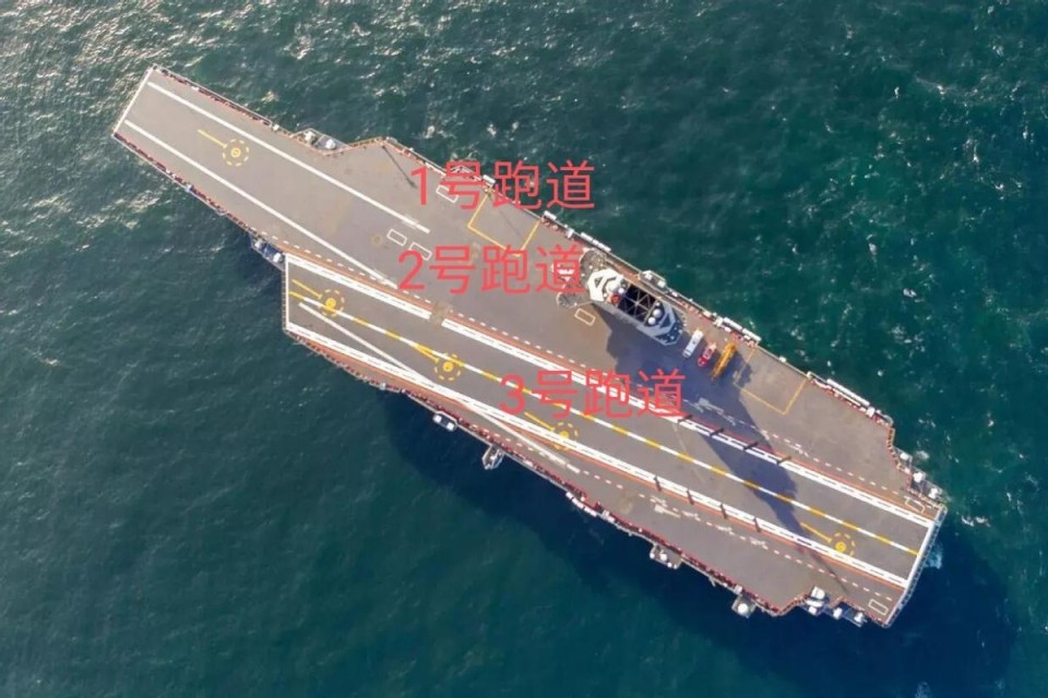 揭秘中国海军舰艇的壮丽俯视图，探索131舰的独特魅力，探索中国海军舰艇壮丽俯视图，揭秘独特魅力的131舰风采