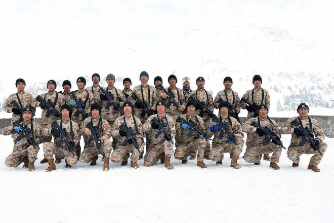 解放军西部战区，守护边疆，展现大国力量，解放军西部战区，守护边疆，彰显大国力量