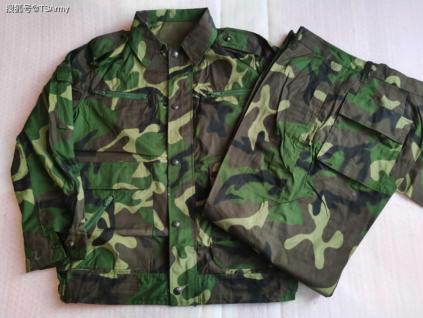 武警冬季作训服，功能与时尚的结合，武警冬季作训服，功能与时尚完美融合