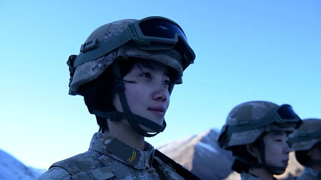 中国女兵素材，坚韧与荣耀的象征，中国女兵的坚韧与荣耀，时代精神的象征