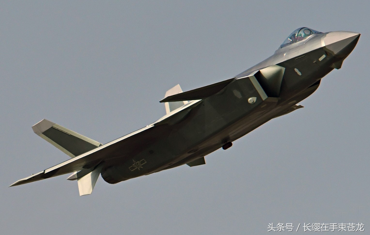 歼20与F-22，空中霸主游戏对决，歼20与F-22，空中霸主对决游戏开启