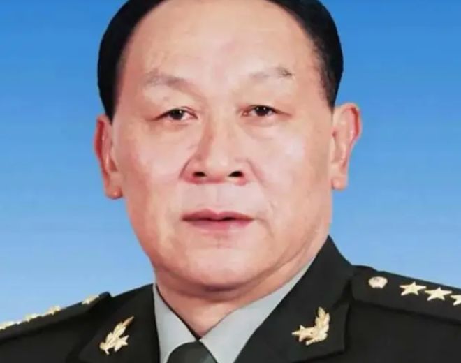 我国第一任国防部长是谁，揭秘历史背景与人物风采，揭秘中国首位国防部长及其历史背景与人物风采