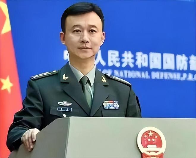 岁月静好，国防部发言人吴谦的人生与职责，岁月静好下的职责与人生，国防部发言人吴谦的担当与使命