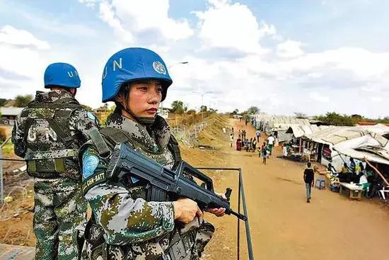 中国女兵高清单人照片，英勇无畏，魅力无限，中国女兵高清单人照，英勇无畏，魅力绽放
