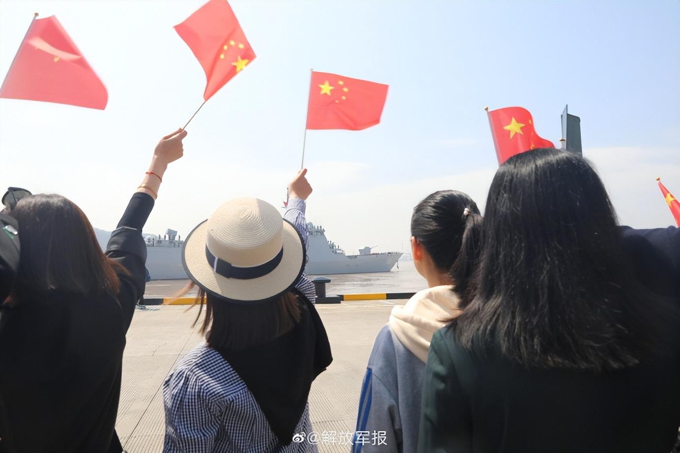 中国海军舰队编队首次赴亚丁湾，展示实力，彰显决心，中国海军编队首赴亚丁湾，实力展示与决心彰显