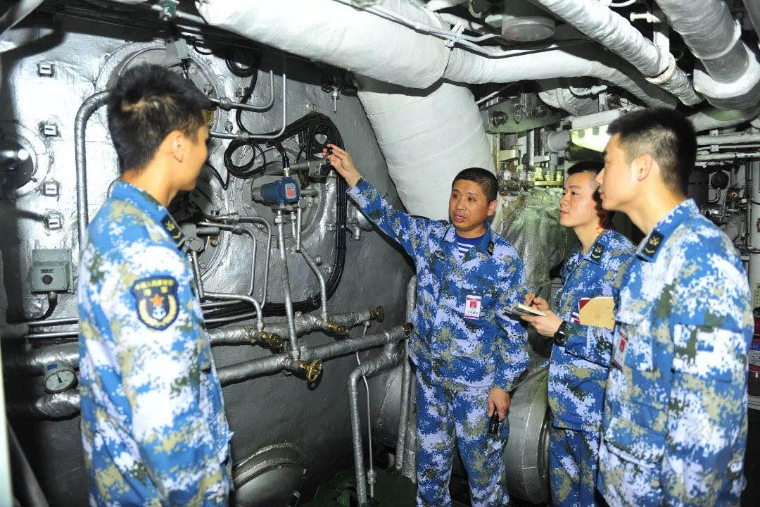 辽宁舰的宽度与长度，揭示中国海军巨舰的壮丽尺寸，辽宁舰壮丽尺寸揭秘，中国海军巨舰的宽度与长度概述