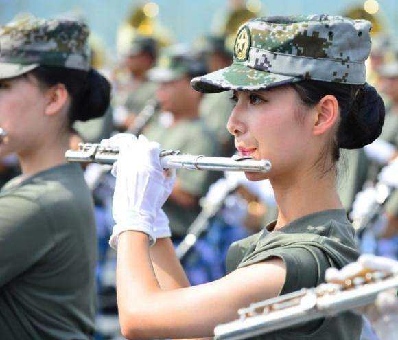 关于部队中男女兵交往的规范与道德探讨——以女兵多的部队男兵能嫖吗为话题，部队男女兵交往规范与道德探讨，聚焦女兵多的部队中嫖妓问题探讨