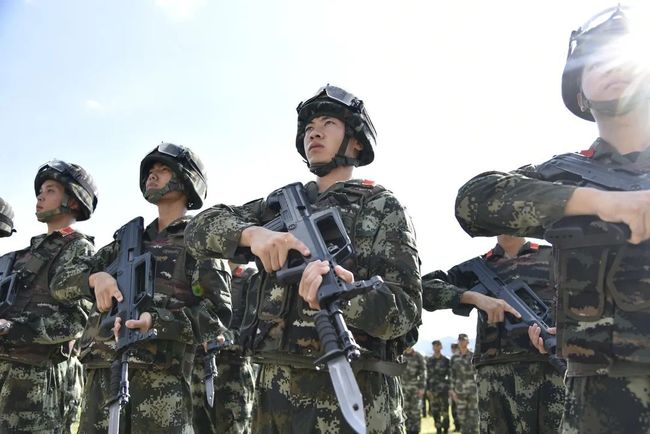 解放军列兵，职责、荣誉与成长之路，解放军列兵，职责、荣誉与成长之路探索