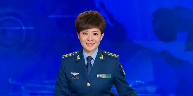 军事女主持人冯琳，闪耀在荧屏的军事之星，冯琳，荧屏上的军事女主持之星
