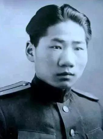 中国人民志愿军第一个志愿兵，英勇无畏，铸就历史传奇，中国人民志愿军首位志愿兵，英勇铸就历史传奇