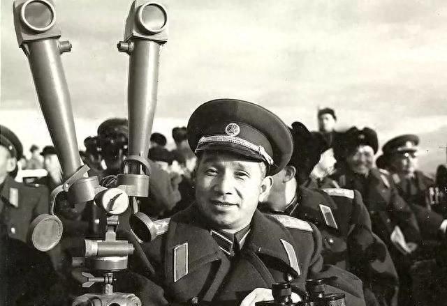 粟裕与聂荣臻，历史中的误解与真实交恶探究，粟裕与聂荣臻，误解与交恶的历史探究