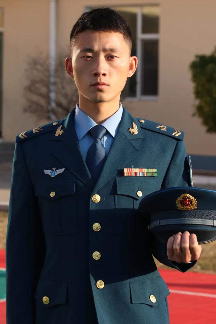 二级上士级别干部，职责与地位的深度解析，二级上士级别干部的职责与地位深度探究