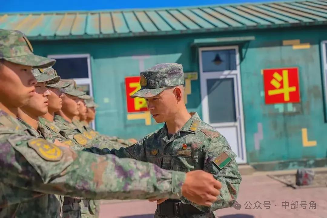 集团军职务，职责、特点与重要性，集团军职务，职责、特点及其重要性概述