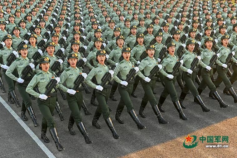 女兵队列表演视频，展现力量与优雅的完美结合，女兵队列表演，力量与优雅的完美融合
