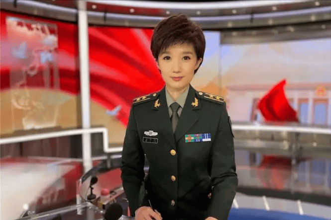 国防军事节目主持人美女照片，聚焦魅力与智慧并存的风采，国防军事节目主持人美女风采，智慧与魅力并存的照片聚焦