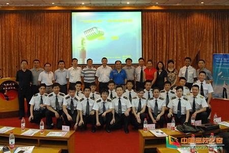 中国民用航空学院飞行学院，探索航空领域的精英培育基地，中国民用航空学院飞行学院，航空精英培育的摇篮