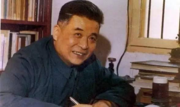 原子弹模型，探索核能科技的缩影，原子弹模型，核能科技探索的缩影