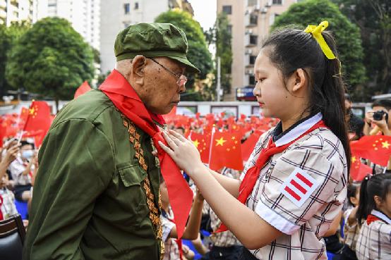 共和国勋章获得者能享受哪些待遇，荣誉与尊崇的体现，共和国勋章获得者待遇及荣誉，尊崇的体现