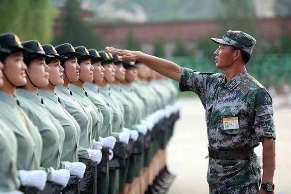 阅兵第一个方队，引领时代的荣耀之师，阅兵首队，引领时代的荣耀之师亮相风采