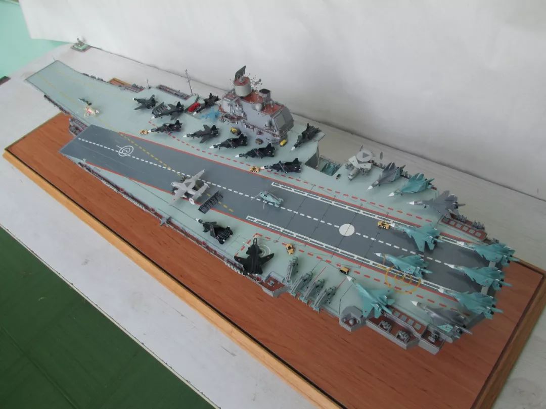 航空母舰模型，深入探索与赏析作品简介，航空母舰模型，深入探索与赏析作品探秘