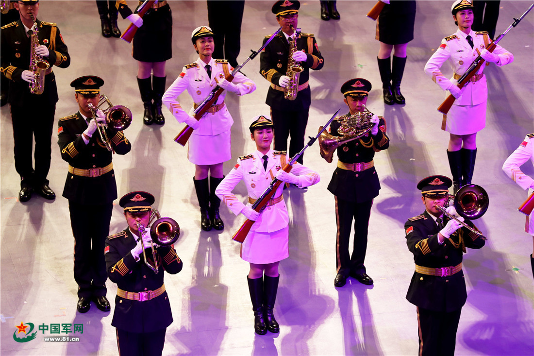 女兵进行曲军乐表演的独特魅力与精彩瞬间，女兵军乐表演的独特魅力与精彩瞬间