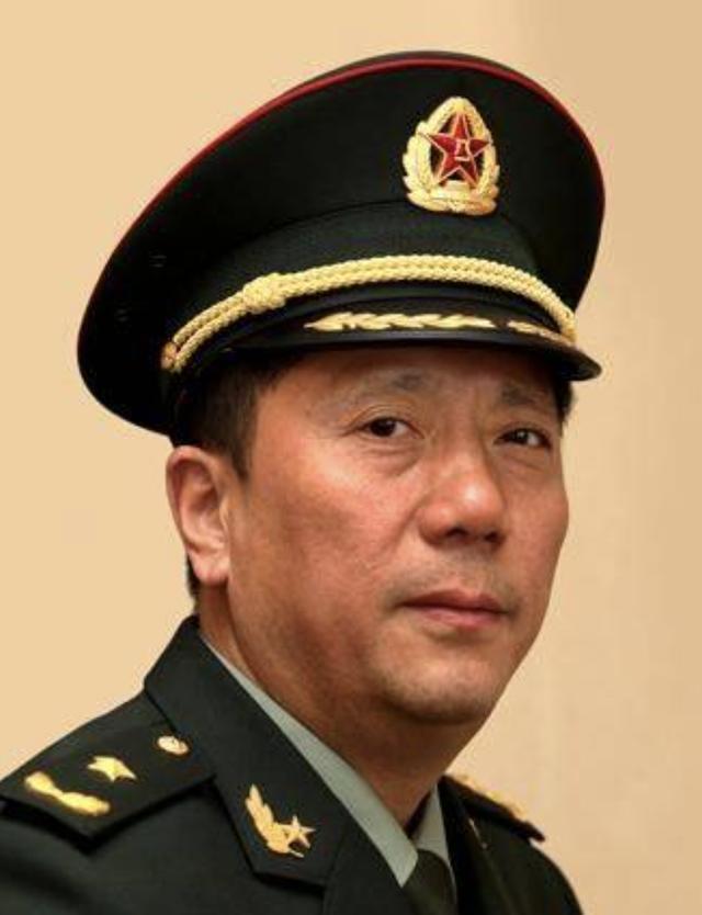 房晓峰上将父亲简历，房晓峰上将父亲简历揭秘