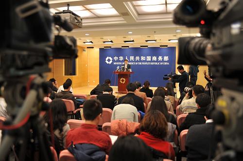 新闻发布会发言人的要求与素质塑造，新闻发布会发言人的要求及素质塑造解析