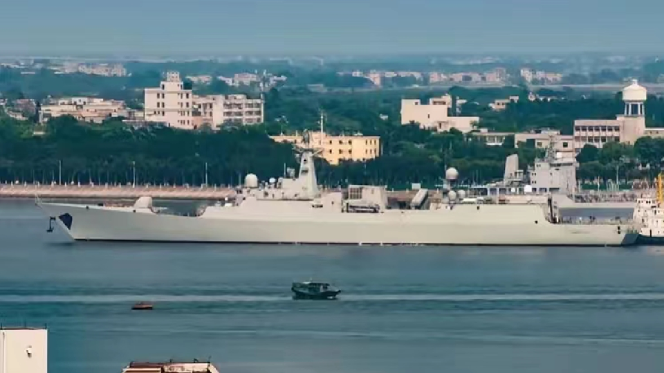 关于中国海军的051C型驱逐舰发射井深度解析，中国海军051C型驱逐舰发射井深度解析，揭秘其技术细节与战略价值