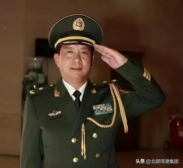 丁晓兵英雄现任职务，荣耀与担当的象征，丁晓兵英雄，现任职务与荣耀担当的象征