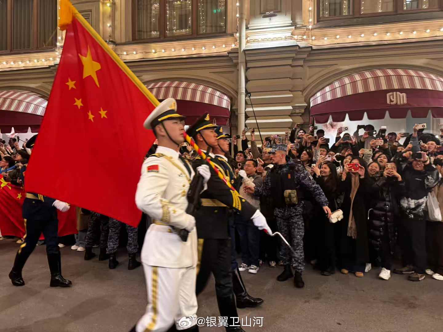 中国人民解放军在俄罗斯阅兵，历史、意义与影响，中俄军事合作新篇章，解放军在俄罗斯阅兵的历史、意义与影响