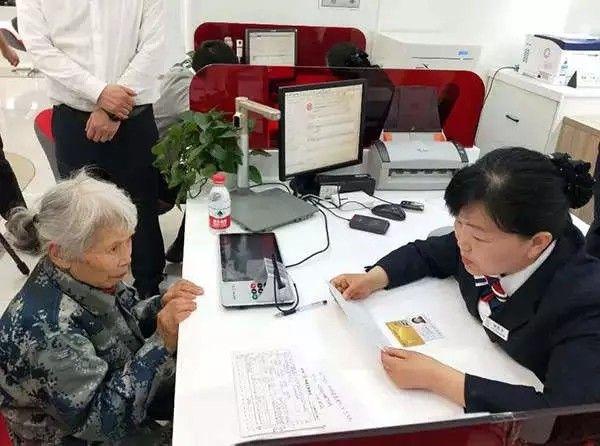 武汉市黄陂空军空降兵部队的辉煌历程与贡献，武汉市黄陂空军空降兵部队的辉煌历程与杰出贡献