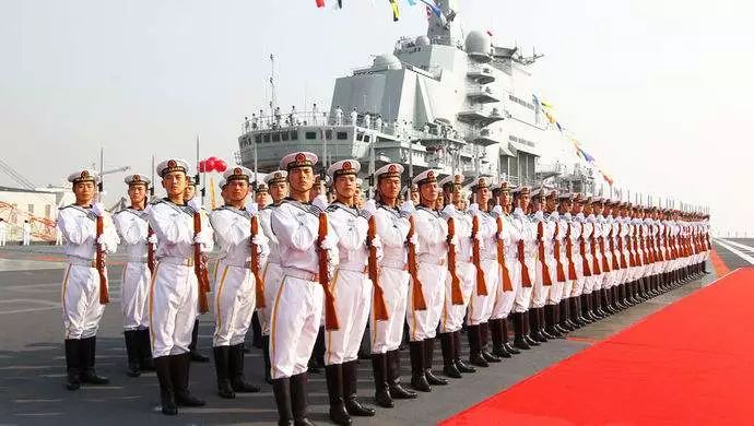 人民海军向前进——盛大的阅兵仪式展现国家力量与荣耀，人民海军阅兵仪式，展现国家力量与荣耀的壮丽画卷