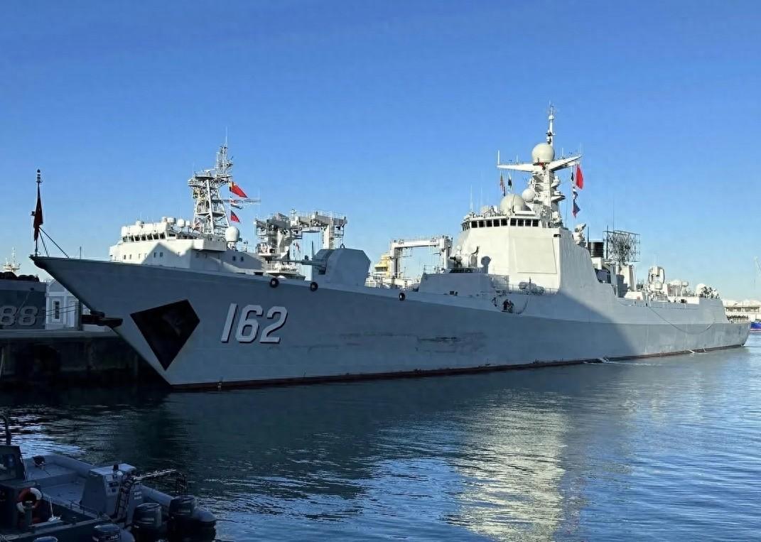 揭秘中国海军新锐力量，052D无锡舰，揭秘中国海军新锐力量，052D无锡舰的实力与特点解析